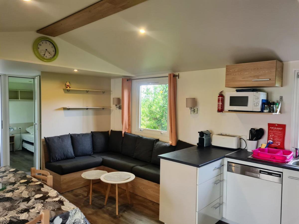 Hebergement Dans Un Domaine A Litteau 外观 照片