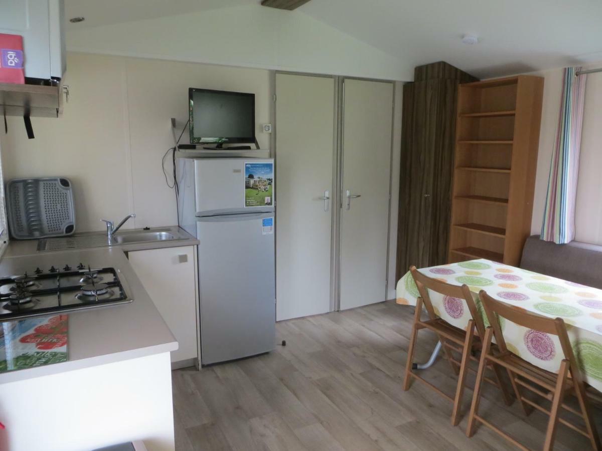 Hebergement Dans Un Domaine A Litteau 外观 照片