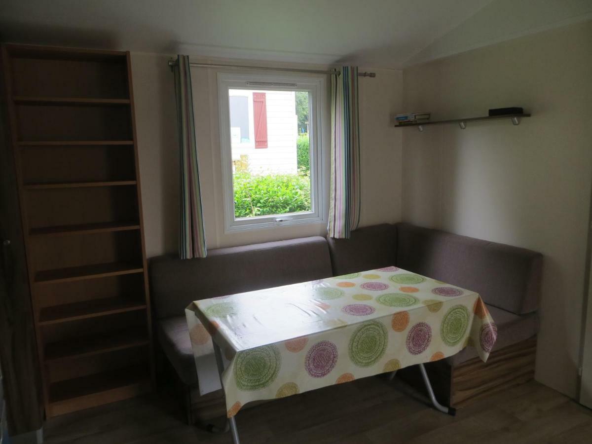 Hebergement Dans Un Domaine A Litteau 外观 照片