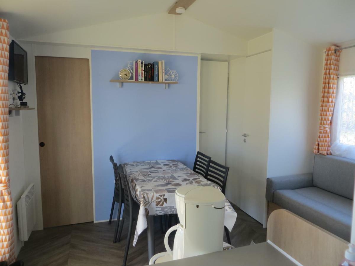 Hebergement Dans Un Domaine A Litteau 外观 照片